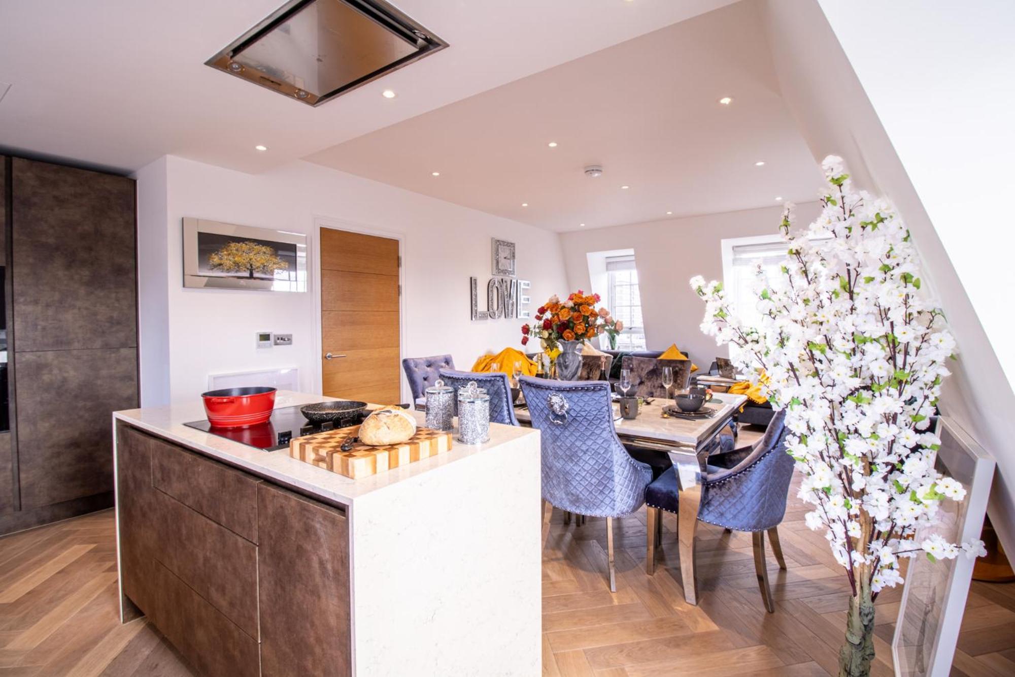 Elegant 3-Bedroom Penthouse In Marble Arch 70 London Exterior photo